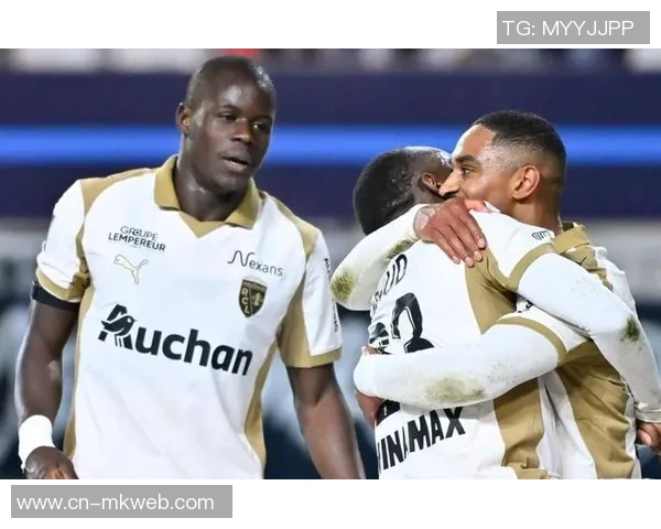 朗斯与阿雅克的激烈对决揭示法甲联赛的竞争格局与球队实力分析 朗斯与阿雅克的激烈对决揭示法甲联赛的竞争格局与球队实力分析